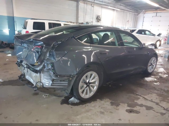 2023 TESLA MODEL 3 5YJ3E1EAXPF679096 Photo 3