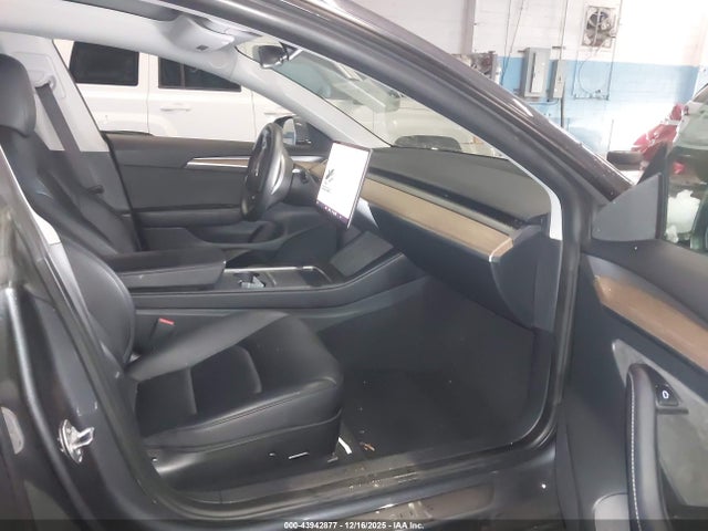 2023 TESLA MODEL 3 5YJ3E1EAXPF679096 Photo 4