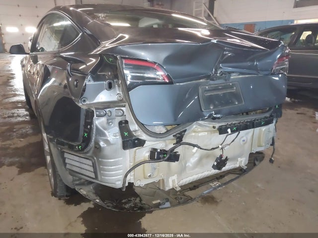 2023 TESLA MODEL 3 5YJ3E1EAXPF679096 Photo 5