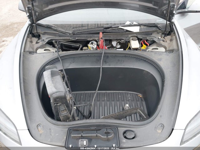 2025 TESLA MODEL 3 5YJ3E1EB3SF898502 Photo 9