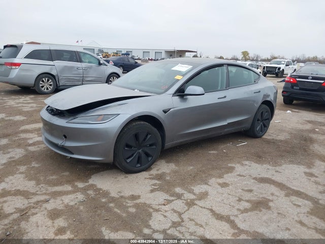 2025 TESLA MODEL 3 5YJ3E1EB3SF898502 Photo 1