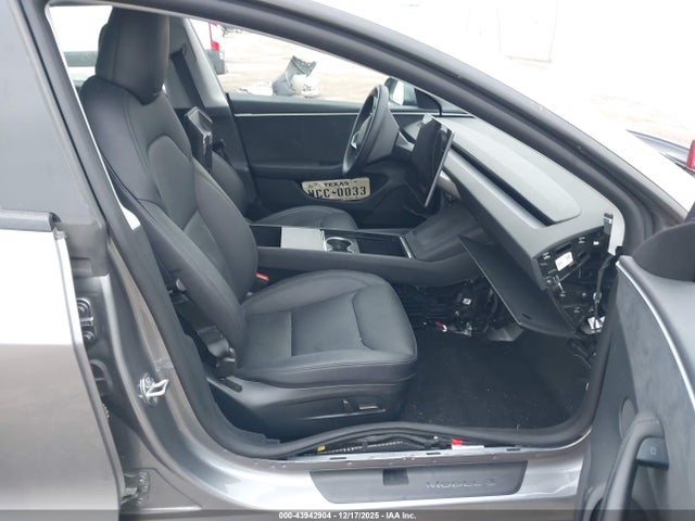 2025 TESLA MODEL 3 5YJ3E1EB3SF898502 Photo 4