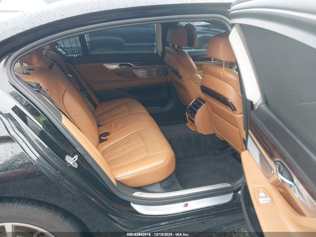 BMW 750i 2016 WBA7F2C52GG416002 Image 19