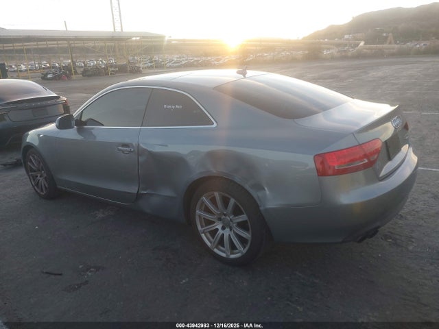 2011 AUDI A5 WAULFAFR2BA069757 Photo 2