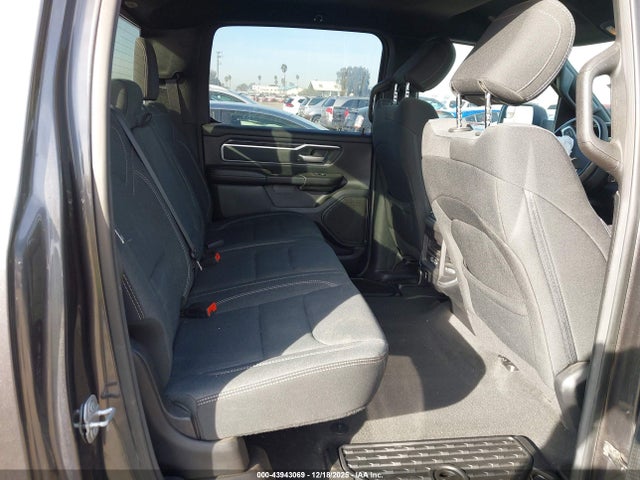 1C6RREFT7MN593030 RAM 1500 Big Horn 4x2 5&#039;7 Box
