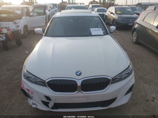 43943090 :رقم المزاد ، 3MW89FF04P8D73350 vin ، 2023 Bmw 330i Xdrive مزاد بيع