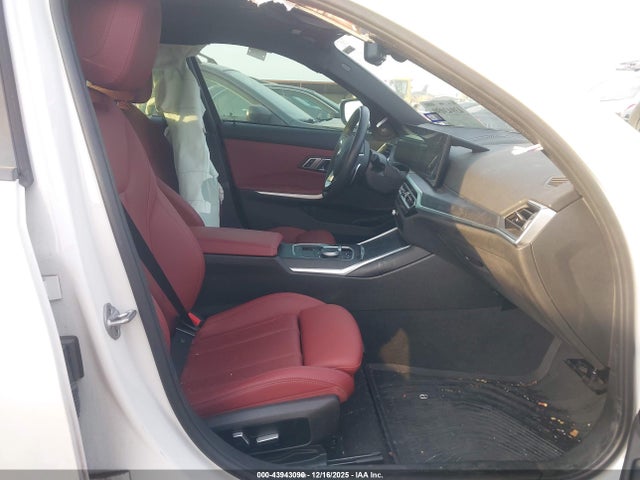 43943090 :رقم المزاد ، 3MW89FF04P8D73350 vin ، 2023 Bmw 330i Xdrive مزاد بيع