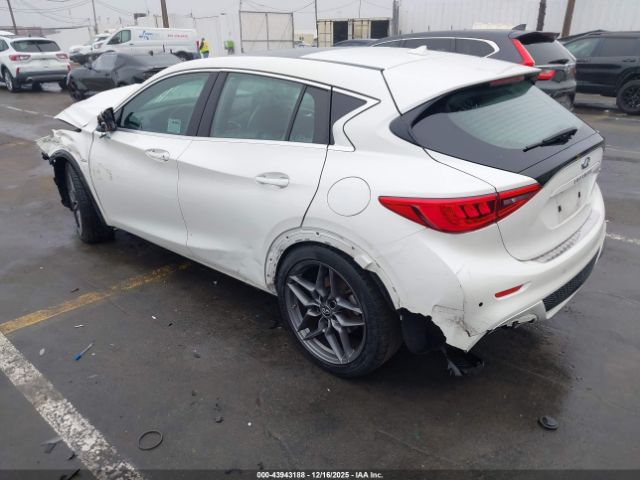 2018 INFINITI QX30 SJKCH5CP9JA003791 Photo 2