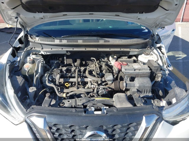 3N1CP5CU2JL526318 Nissan KICKS SR