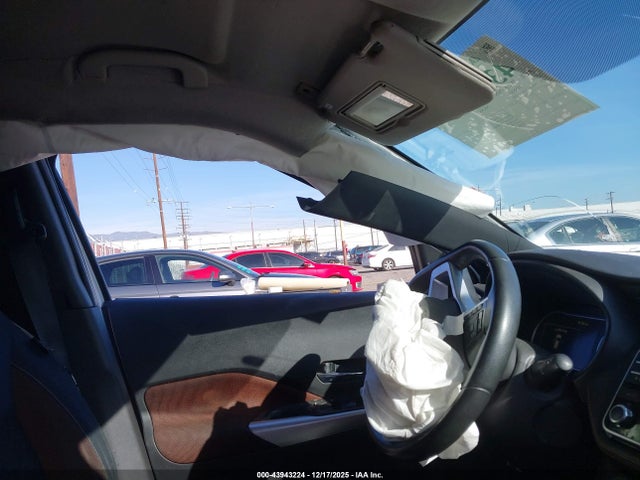 3N1CP5CU2JL526318 Nissan KICKS SR