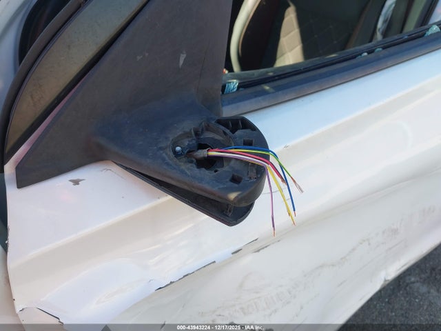 3N1CP5CU2JL526318 Nissan KICKS SR