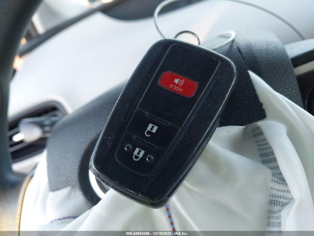 Toyota Prius Two 2016 JTDKBRFU0G3022607 Image 11