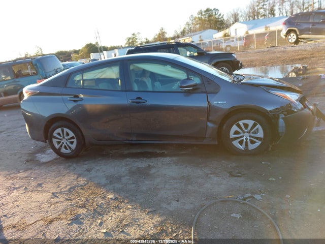 Toyota Prius Two 2016 JTDKBRFU0G3022607 Image 13