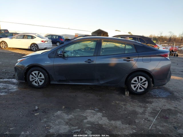 Toyota Prius Two 2016 JTDKBRFU0G3022607 Image 14