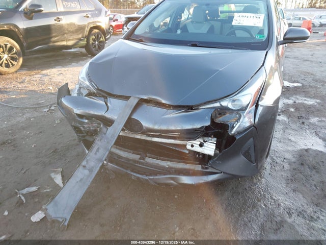 Toyota Prius Two 2016 JTDKBRFU0G3022607 Image 6