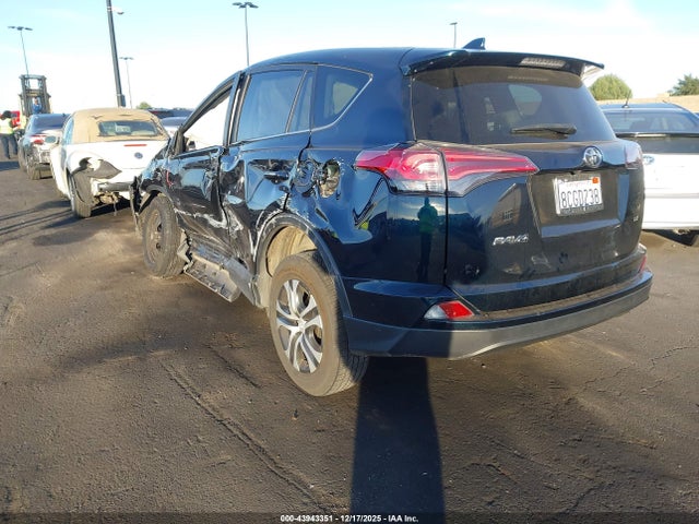 JTMZFREV5JJ730318 Toyota RAV4 LE