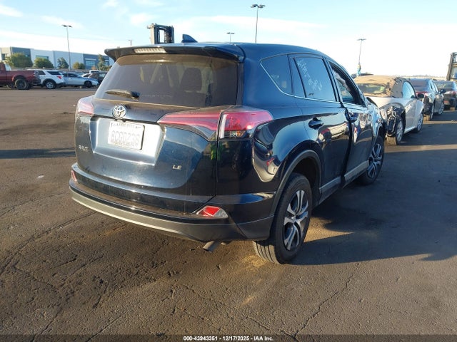 JTMZFREV5JJ730318 Toyota RAV4 LE