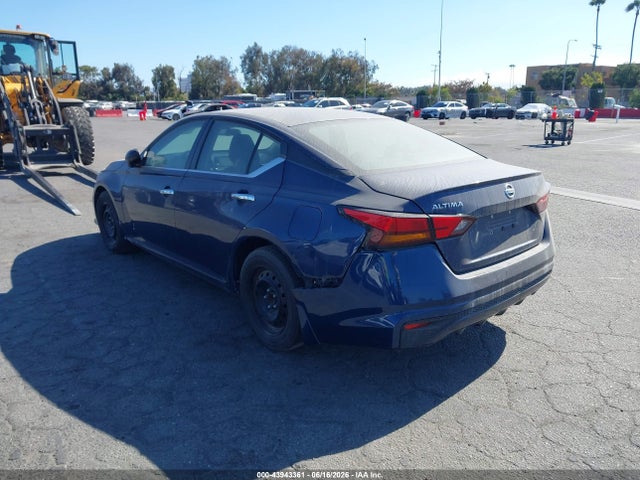 43943361 :رقم المزاد ، 1N4BL4BV0MN381654 vin ، 2021 Nissan Altima S Fwd مزاد بيع