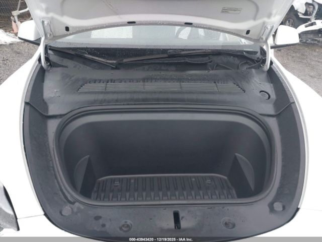 2022 TESLA MODEL Y 7SAYGDEF9NF539604 Photo 9