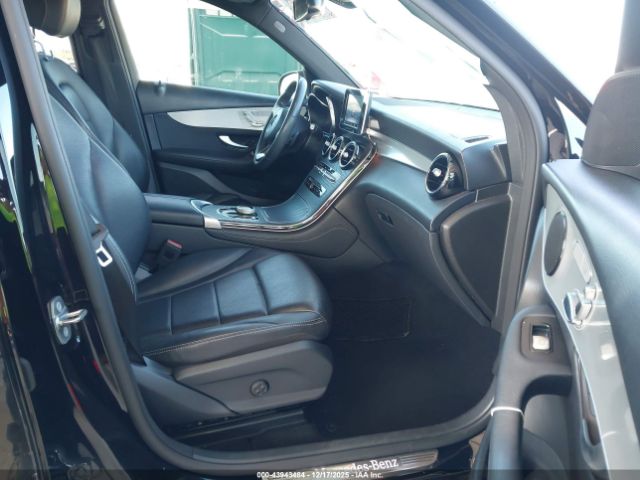2019 MERCEDES-BENZ GLC 300 WDC0G4KB7KV192468 Photo 4