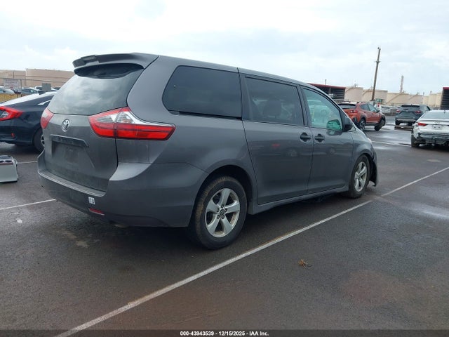 Toyota Sienna L 2020 5TDZZ3DC0LS056010 Image 4