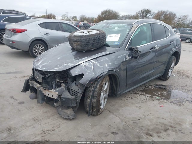 2018 ALFA ROMEO STELVIO ZASFAKAN2J7C25663 Photo 1