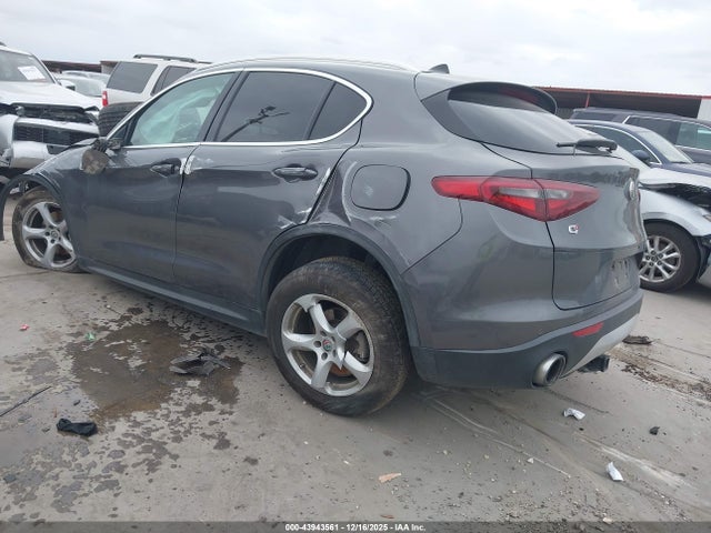 2018 ALFA ROMEO STELVIO ZASFAKAN2J7C25663 Photo 2