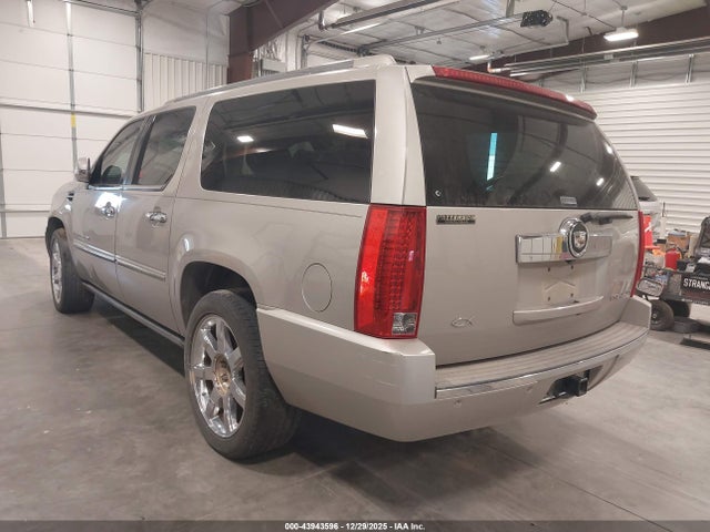 2008 CADILLAC ESCALADE ESV 1GYFK66828R129699 Photo 2