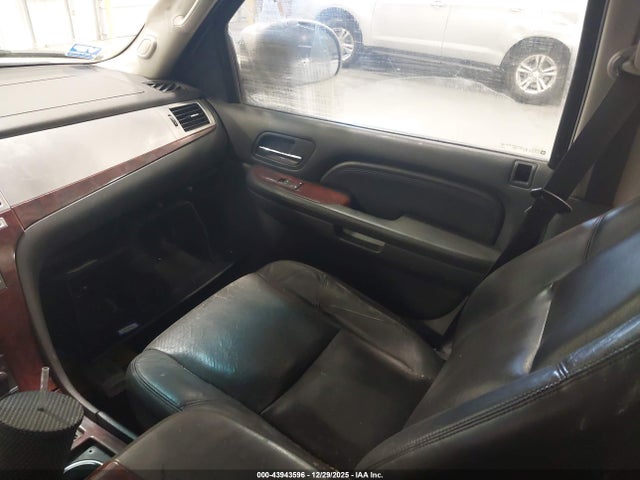 2008 CADILLAC ESCALADE ESV 1GYFK66828R129699 Photo 4
