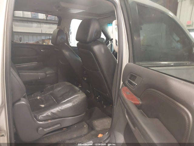 2008 CADILLAC ESCALADE ESV 1GYFK66828R129699 Photo 7