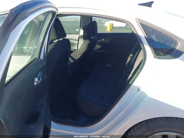 3KPF24AD4KE132928 KIA FORTE FE