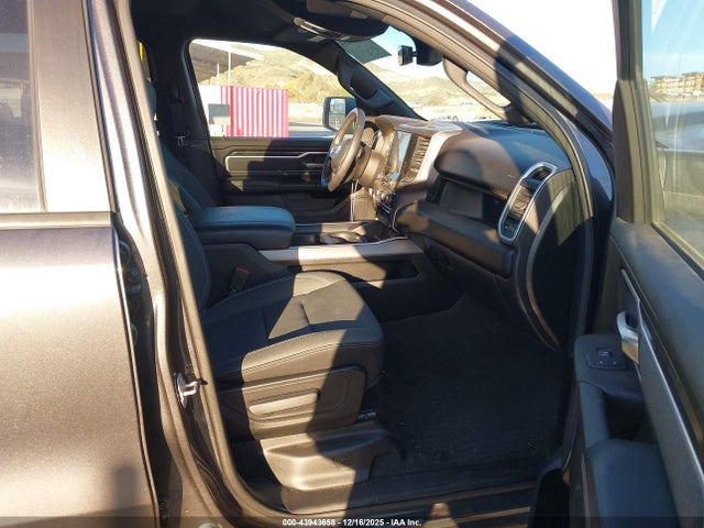 1C6RRFFG0NN288561 RAM 1500 Big Horn 4x4 5&#039;7 Box