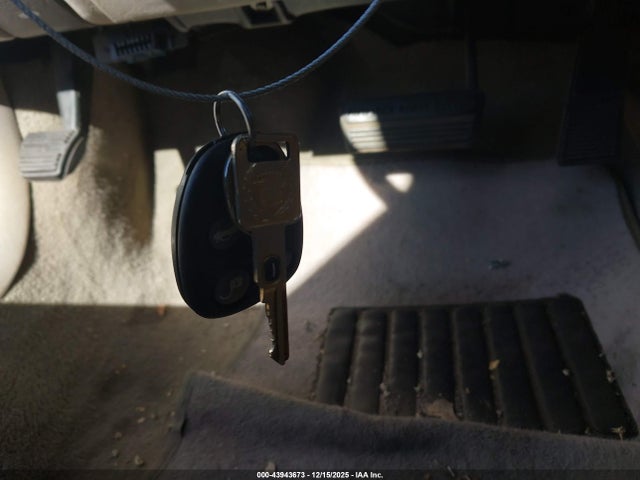 2001 CADILLAC ELDORADO 1G6EL12Y81B105867 Photo 10