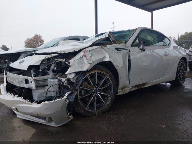 Subaru Brz Limited 2017 JF1ZCAC17H8605693 Image 2