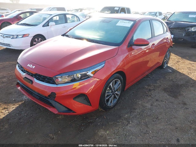 KIA Forte Lxs 2023 3KPF24AD4PE637195 Image 2