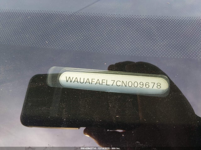 2012 Audi A4 2.0t Premium მანქანა იყიდება აუქციონზე, vin: WAUAFAFL7CN009678, აუქციონის ნომერი: 43943714