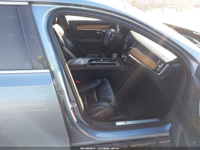 2018 VOLVO S90 LVYA22MLXJP047861 Photo 4