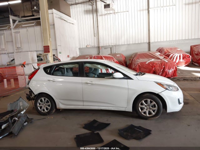 Hyundai ACCENT GS 2014 KMHCT5AEXEU167571 Image 13