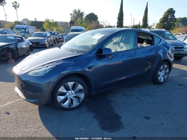 2023 TESLA MODEL Y 7SAYGDEE6PA039892 Photo 1