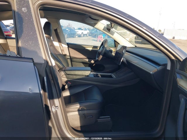2023 TESLA MODEL Y 7SAYGDEE6PA039892 Photo 4