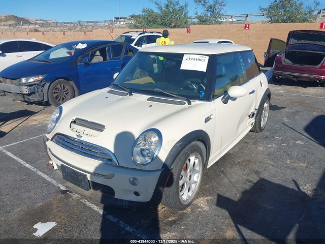 2006 MINI COOPER S WMWRE33546TL16703 Photo 1