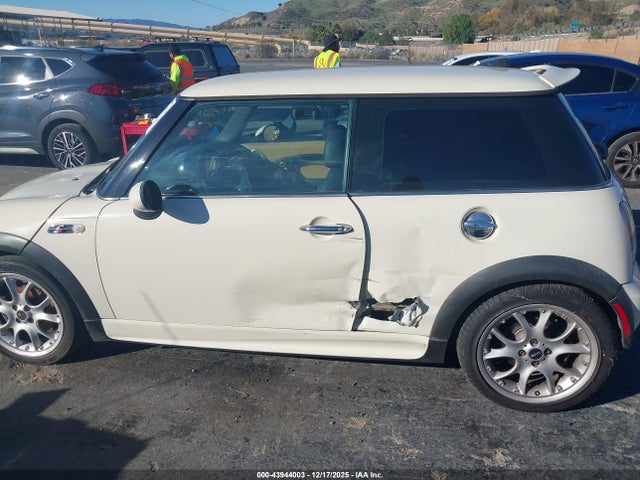 2006 MINI COOPER S WMWRE33546TL16703 Photo 5