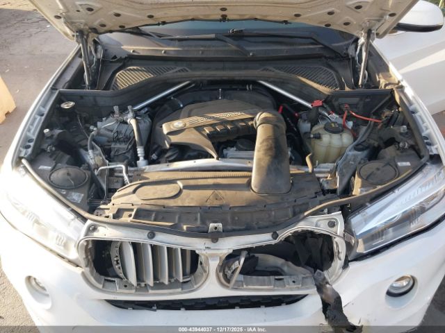 2018 BMW X5 5UXKR2C59J0Z15186 Photo 9