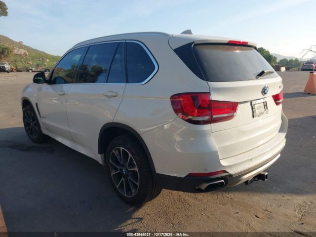 2018 BMW X5 5UXKR2C59J0Z15186 Photo 2