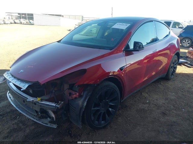 2024 TESLA MODEL Y 7SAYGAEE4RF092109 Photo 1