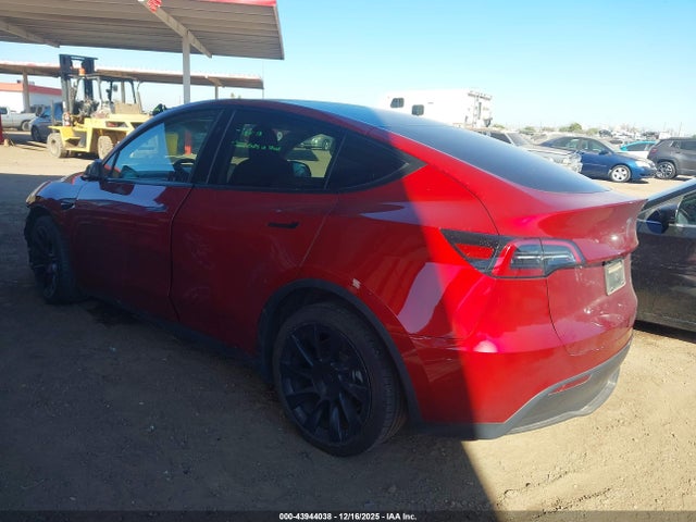 2024 TESLA MODEL Y 7SAYGAEE4RF092109 Photo 2