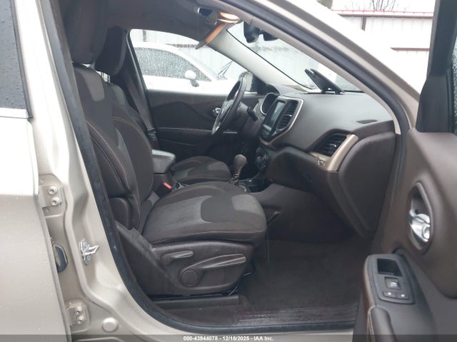 43944078 :رقم المزاد ، 1C4PJMCS9EW223478 vin ، 2014 Jeep Cherokee Latitude مزاد بيع