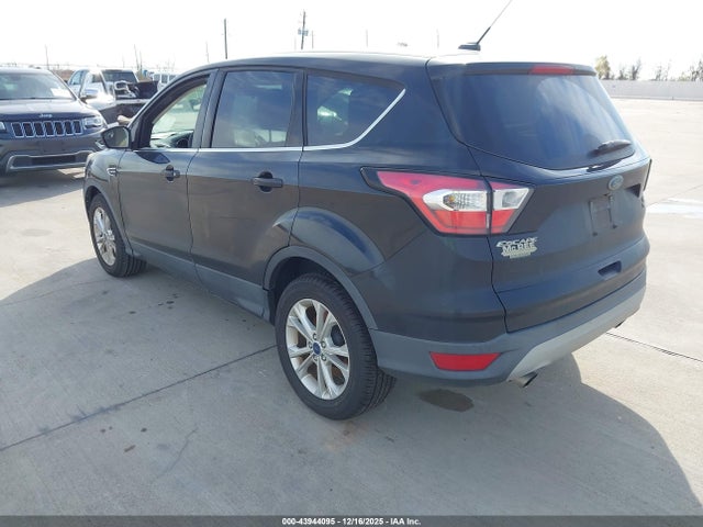 1FMCU0GD7HUB79194 Ford ESCAPE SE