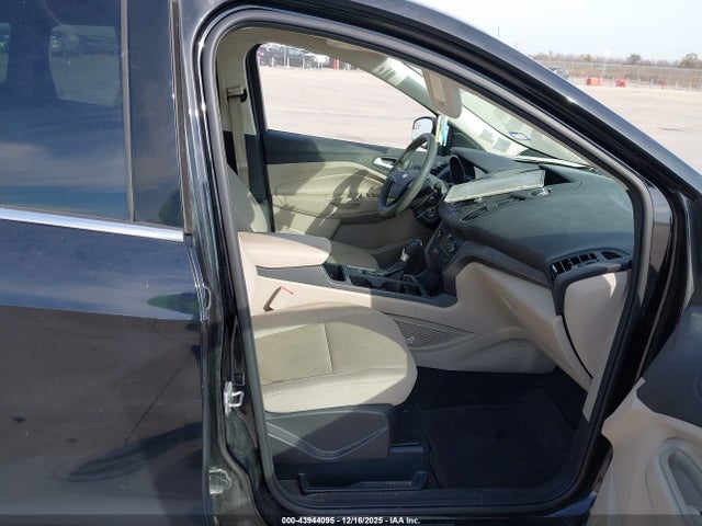 1FMCU0GD7HUB79194 Ford ESCAPE SE
