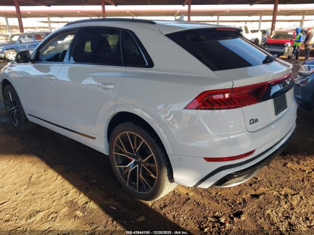 2021 AUDI Q8 WA1EVAF10MD013028 Photo 2